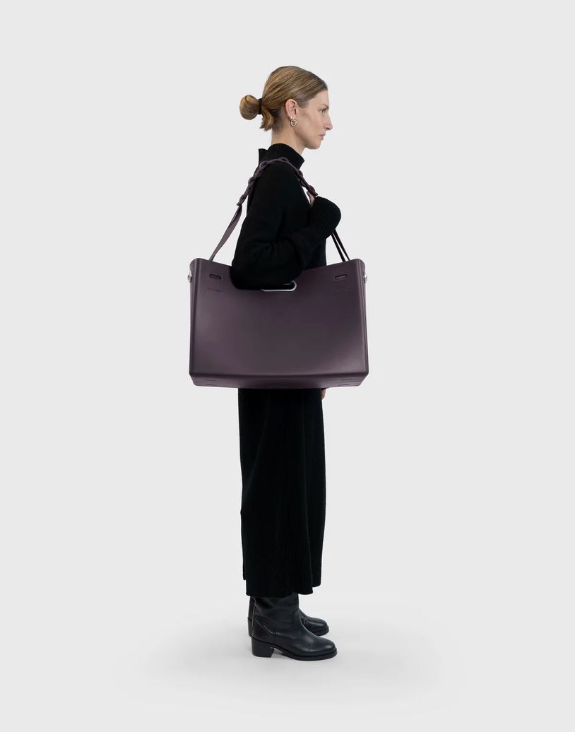 EAST WEST CLUTCH SYSTEM - XL in NIGHTSHADE