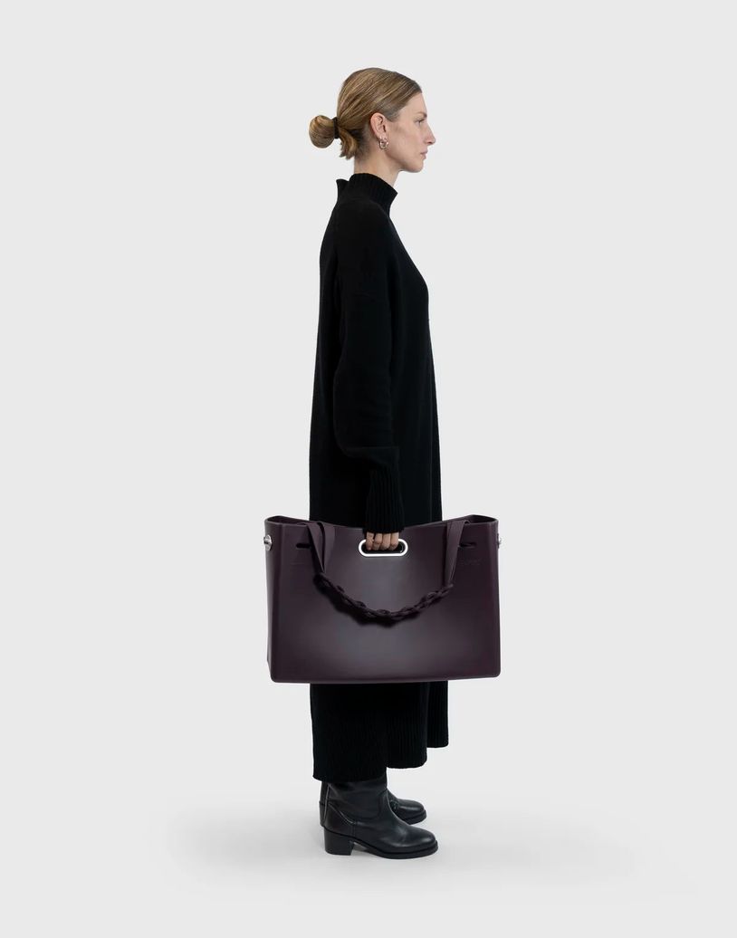 EAST WEST CLUTCH SYSTEM - XL in NIGHTSHADE