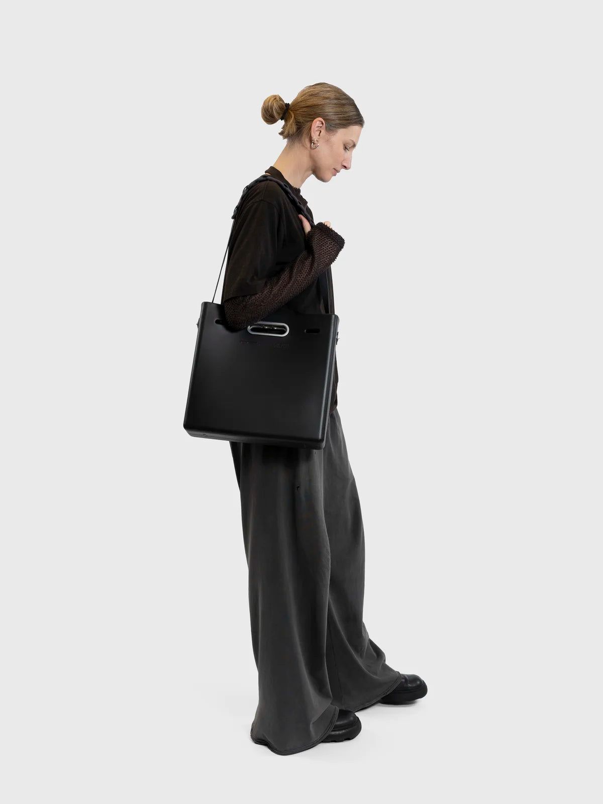 EAST WEST CLUTCH SYSTEM - MEDIUM in DEEP