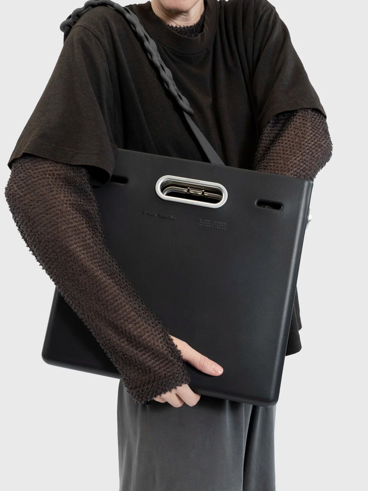 EAST WEST CLUTCH SYSTEM - MEDIUM in DEEP