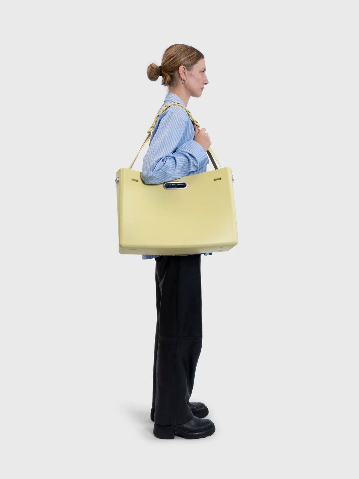 EAST WEST CLUTCH SYSTEM - XL in OXIDE