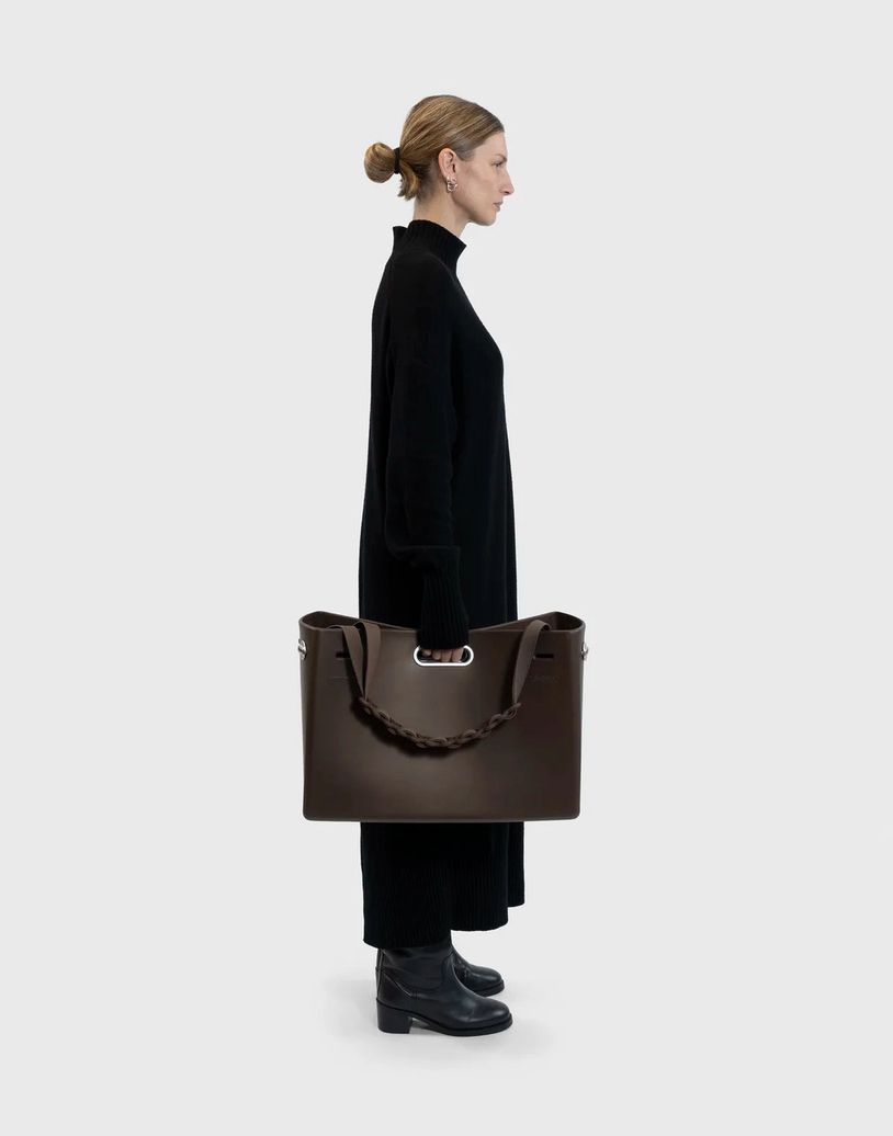EAST WEST CLUTCH SYSTEM - XL in SOLSTICE