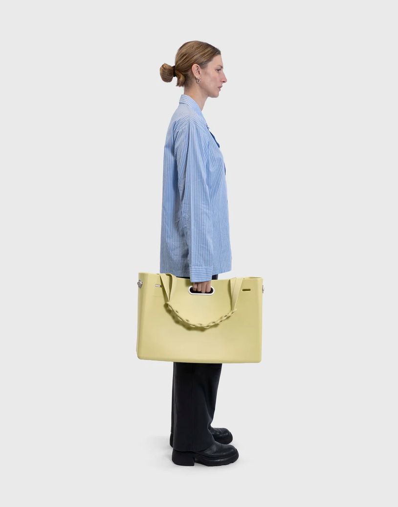 EAST WEST CLUTCH SYSTEM - XL in OXIDE