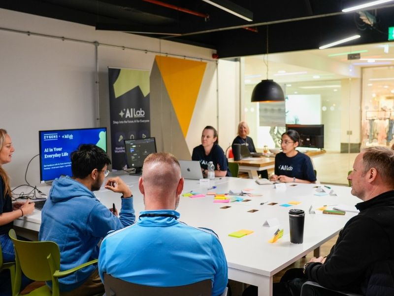 Everyday AI sessions and AI for Business workshops