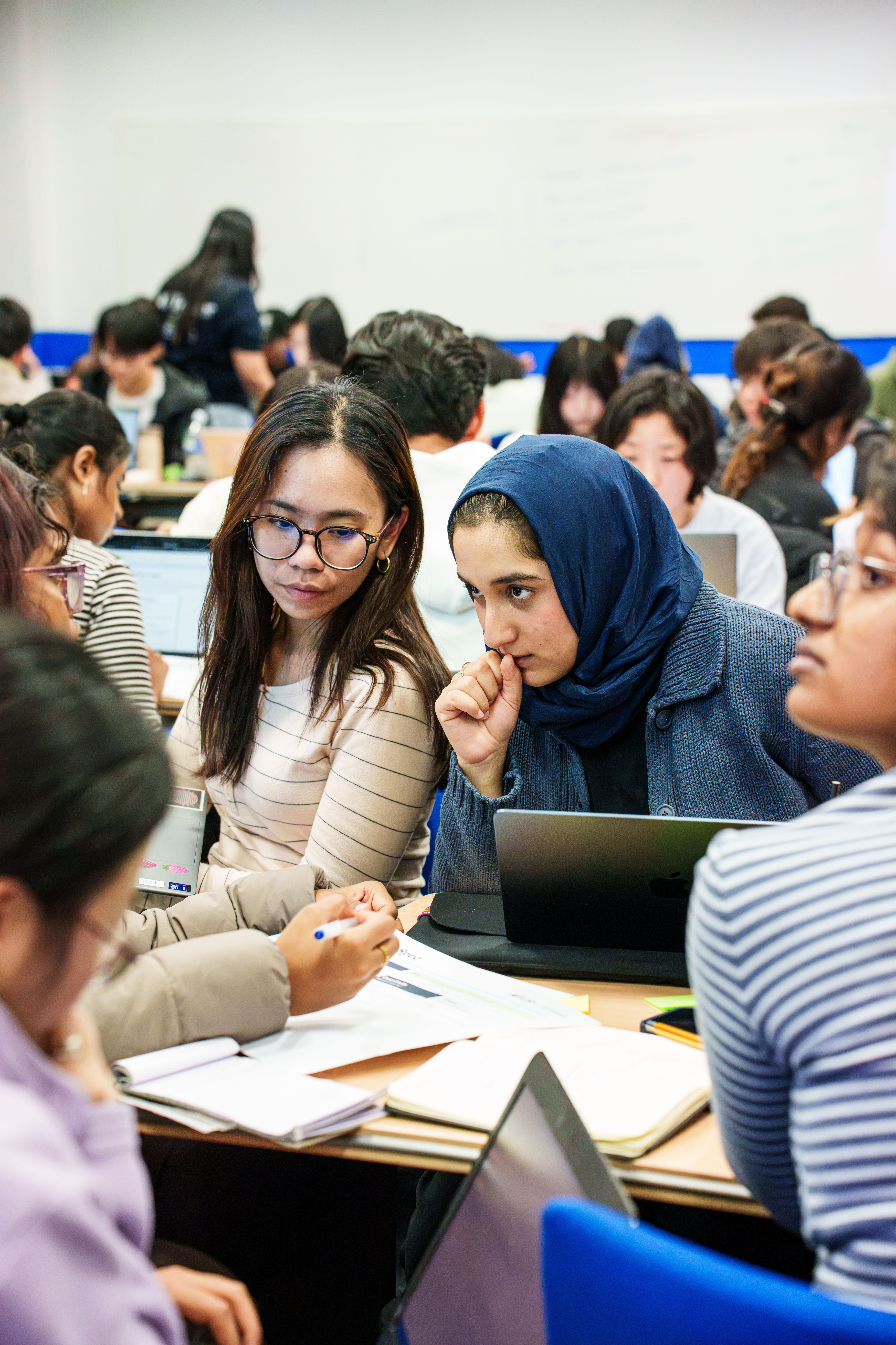 Leeds Business School students build their own AI agents