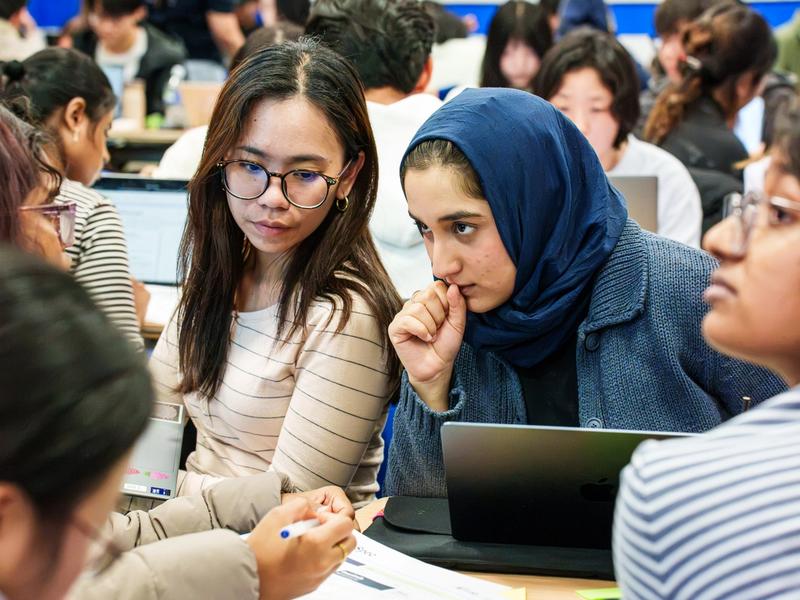 Leeds Business School students build their own AI agents