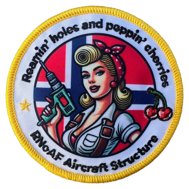 Trykt med brodering patch fra Den Lille Patchfabrikken