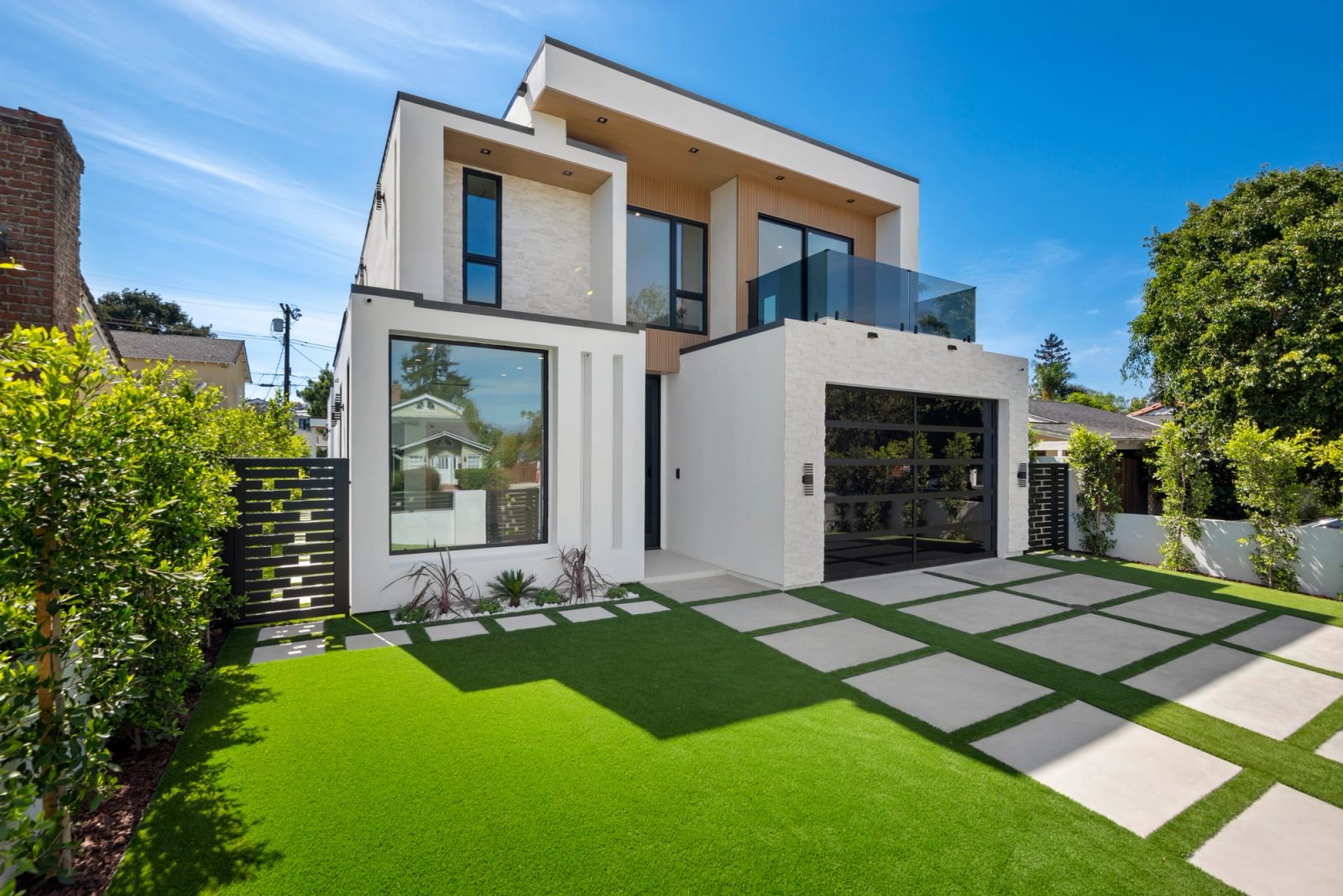 Studio City Modern — frame 2