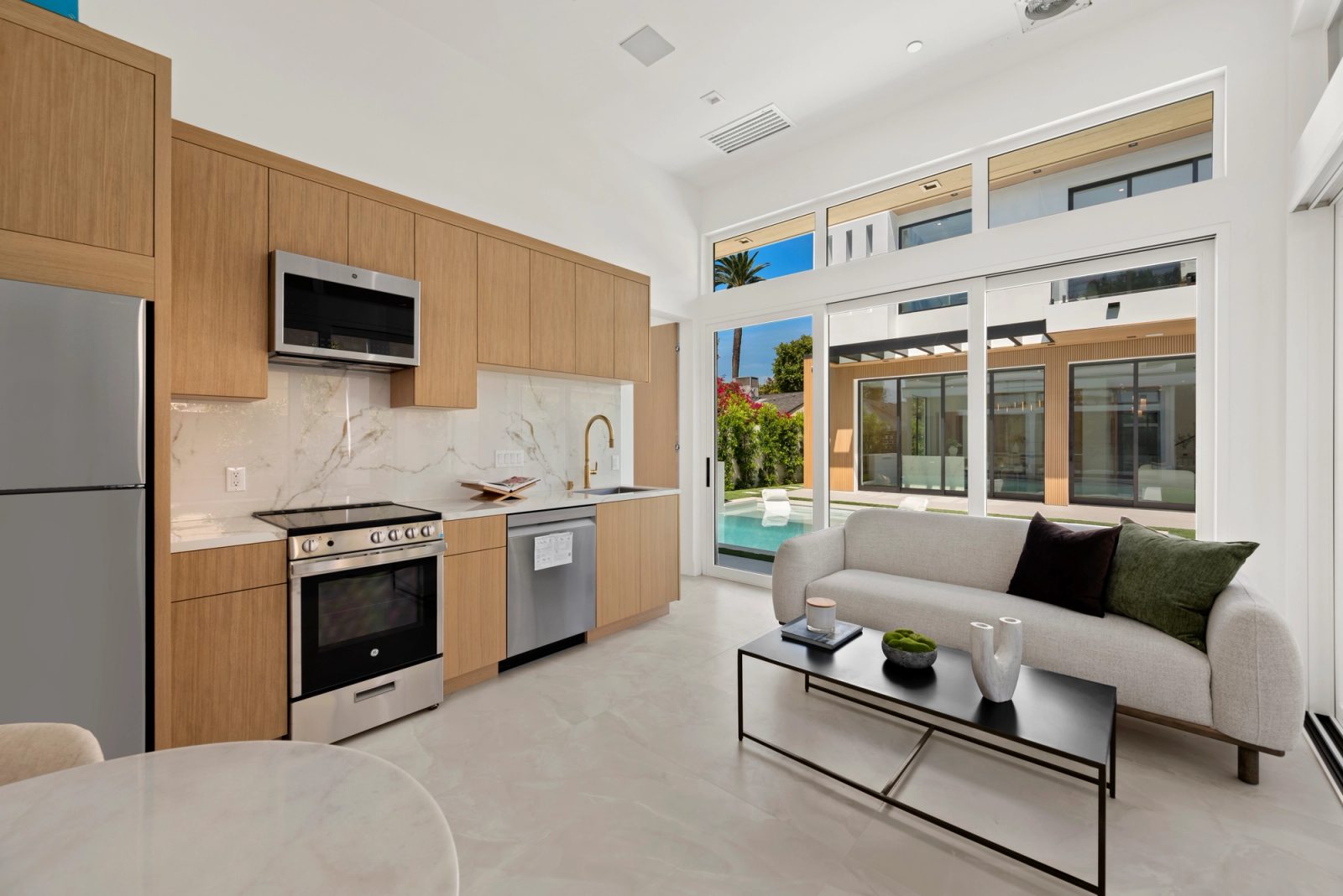 Studio City Modern — frame 6