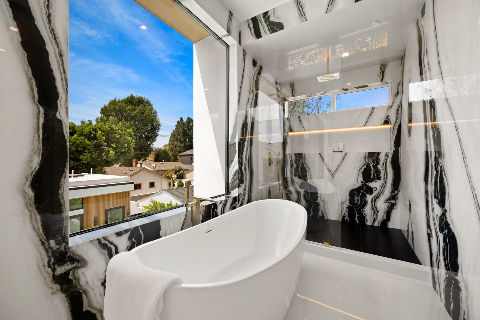 Studio City Modern — frame 8
