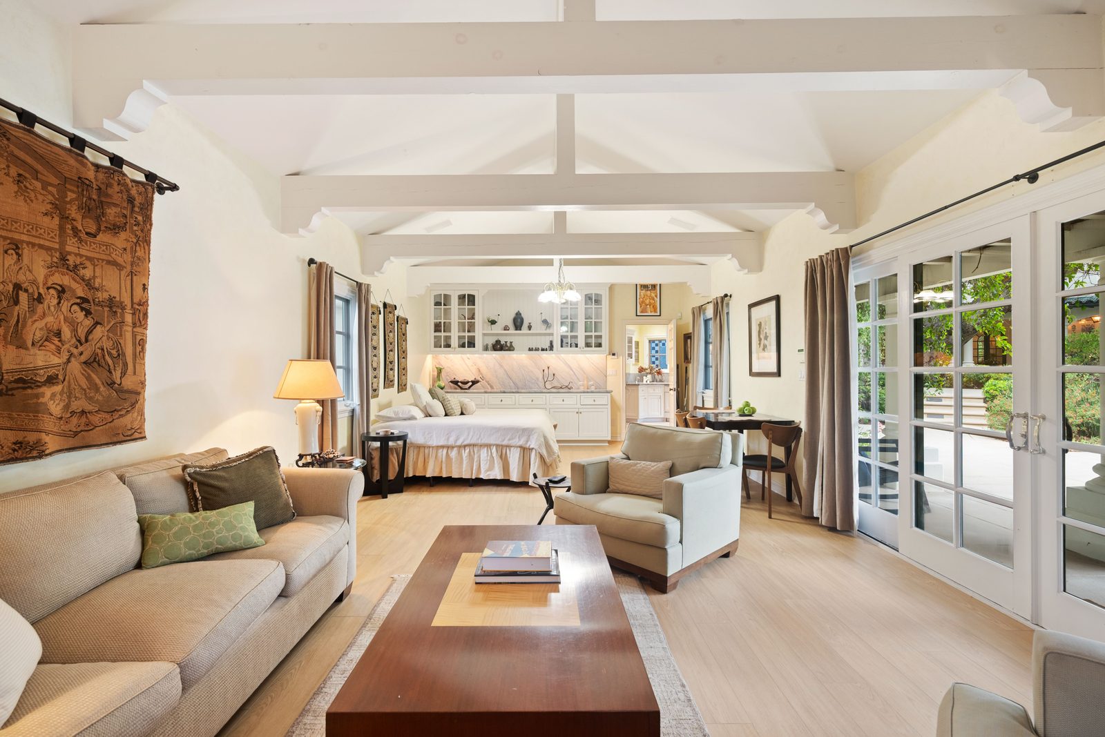 La Cañada Estate — frame 8