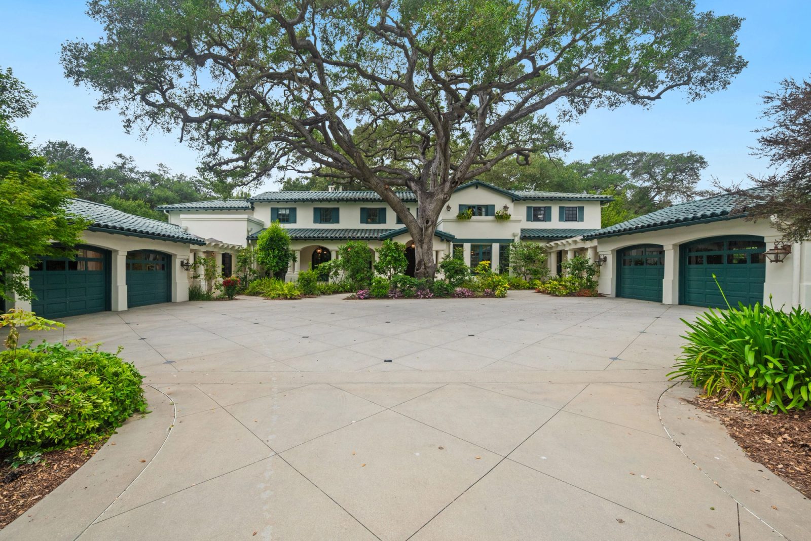 La Cañada Estate — frame 9