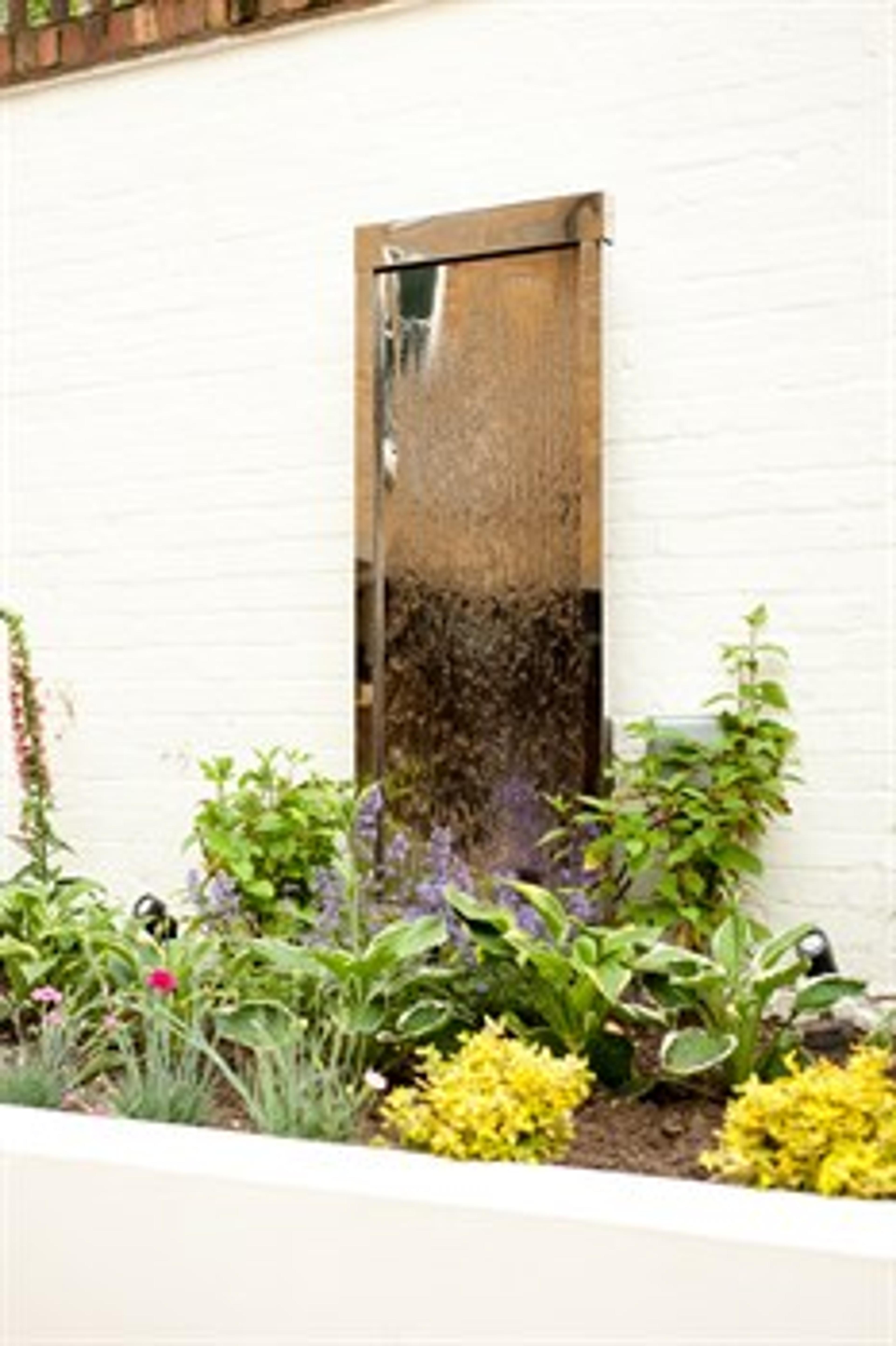 Seac Water Feature With Flowers 3