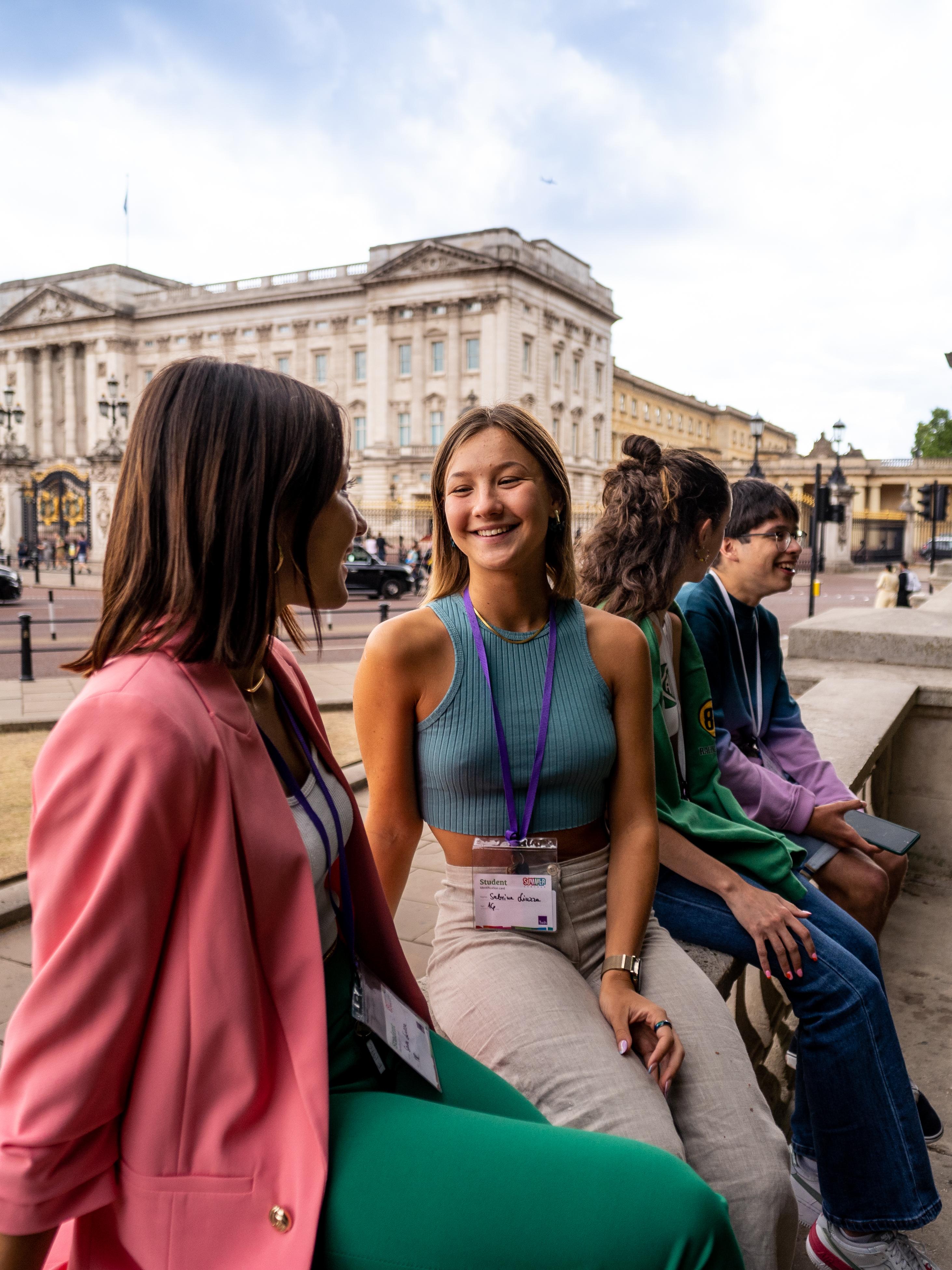 Students outside the Buckingham Palace