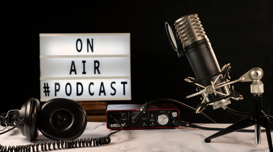 10 Podcasts to Improve Your Listening Skills 