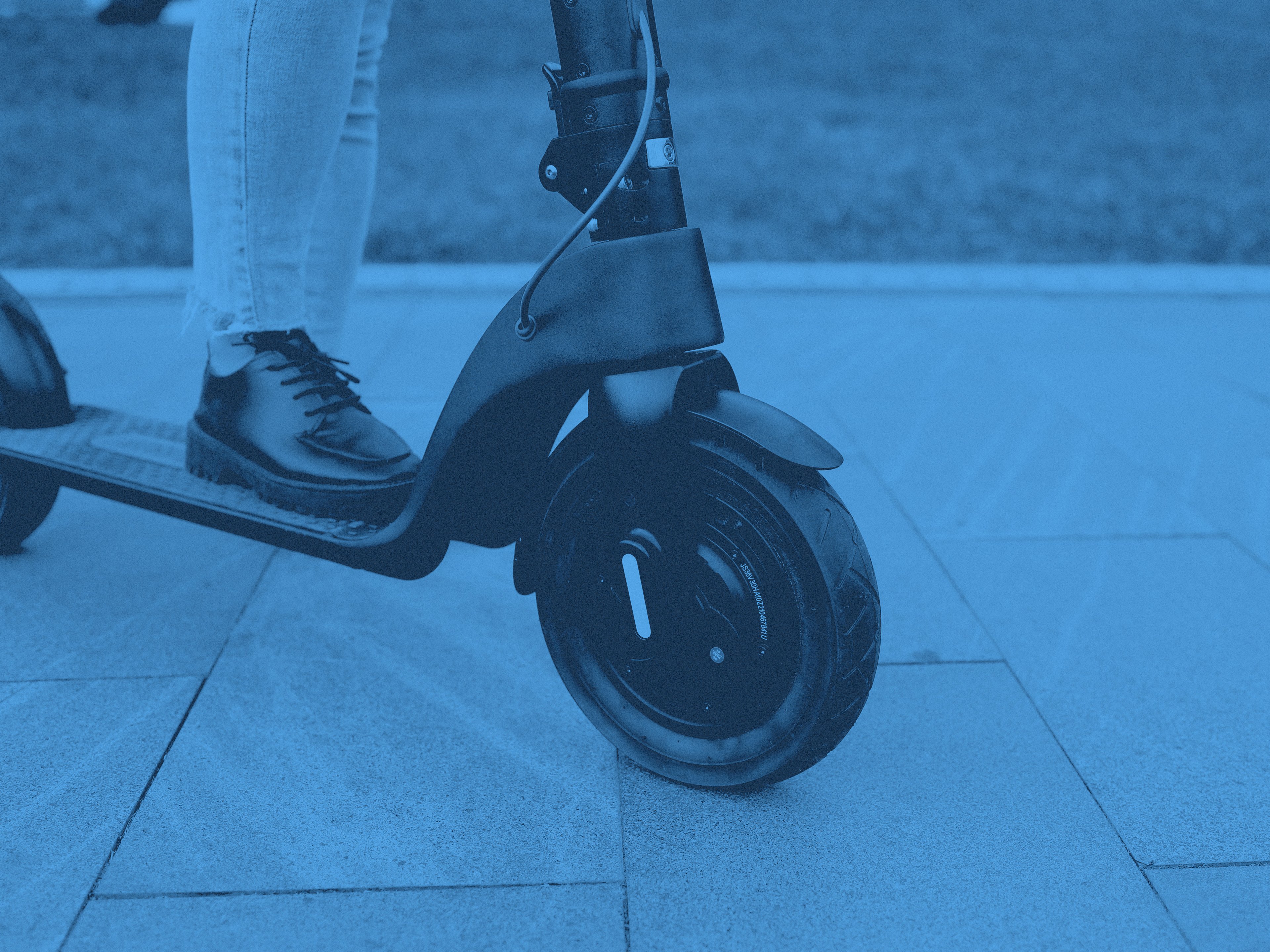 Detaljbild på elscooter