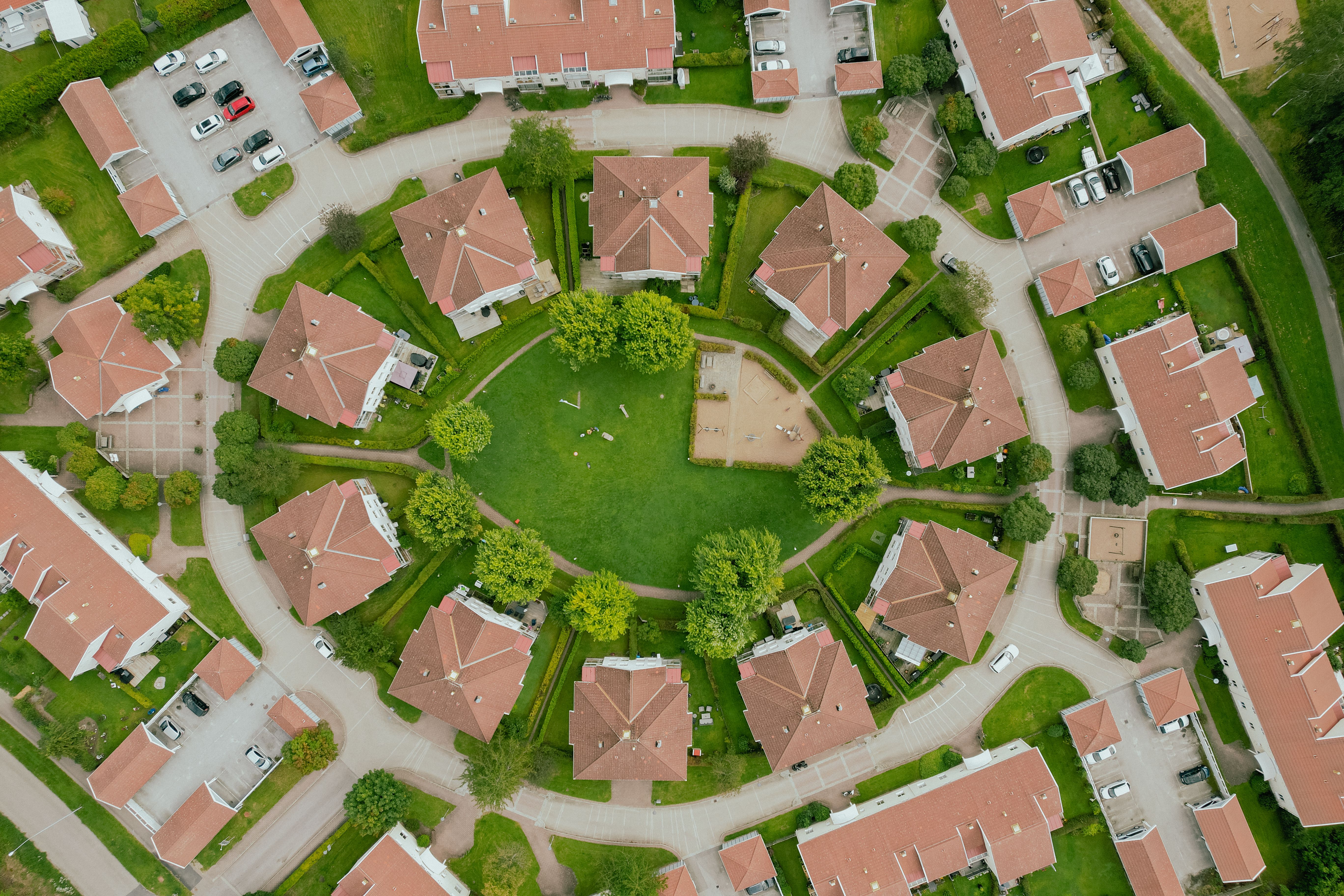 Flygbild över området Smeden i Hallena i Stenungsund