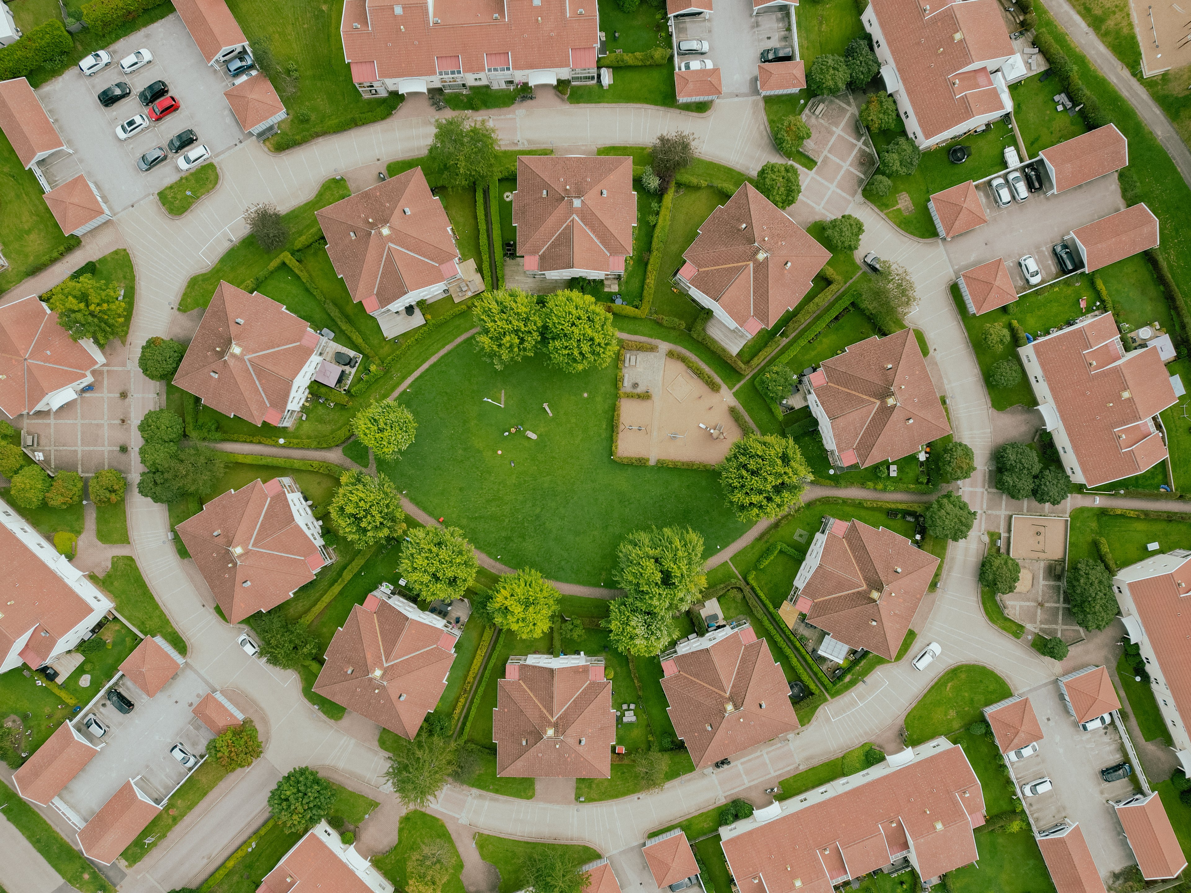 Flygbild över området Smeden i Hallena i Stenungsund
