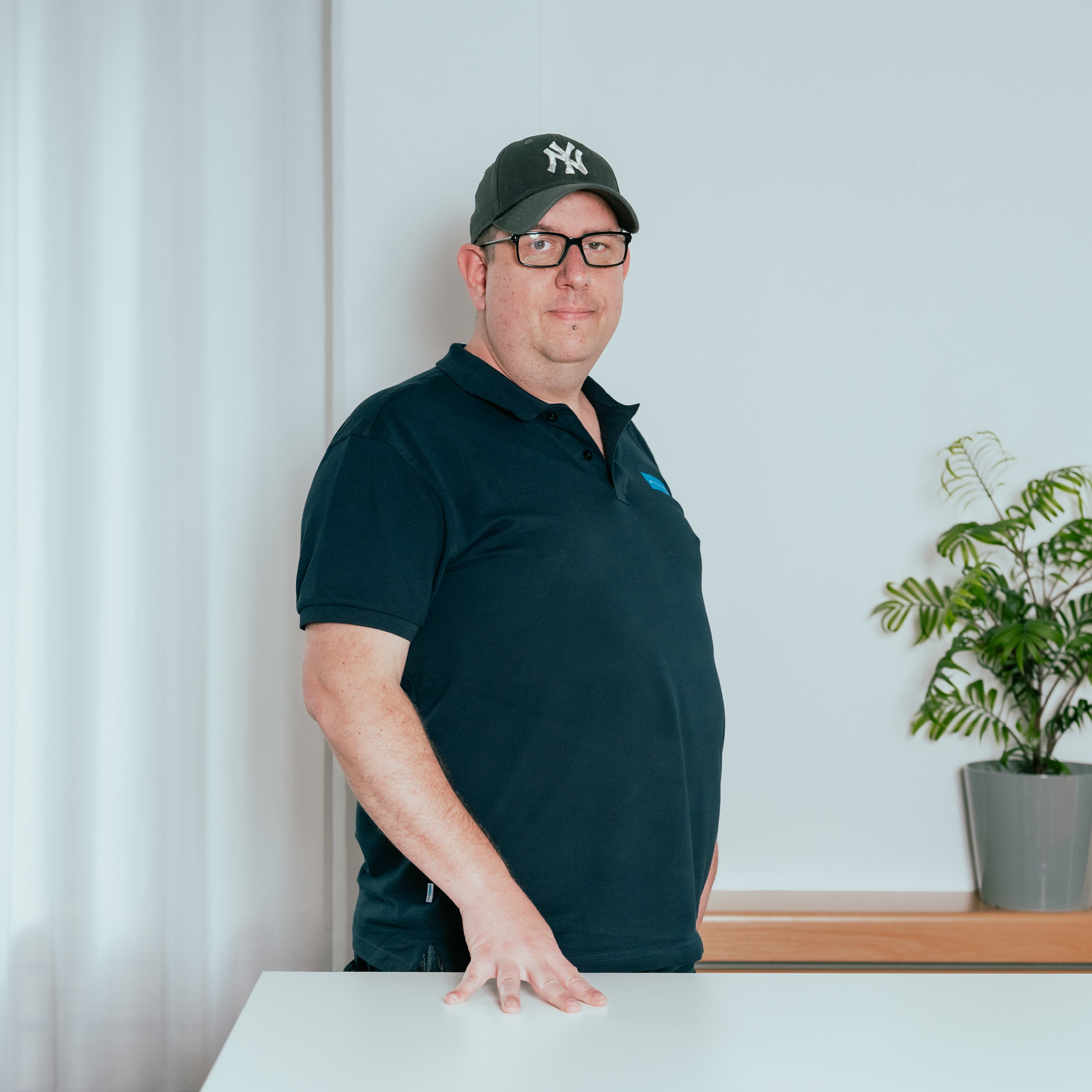 En bild på en medarbetare