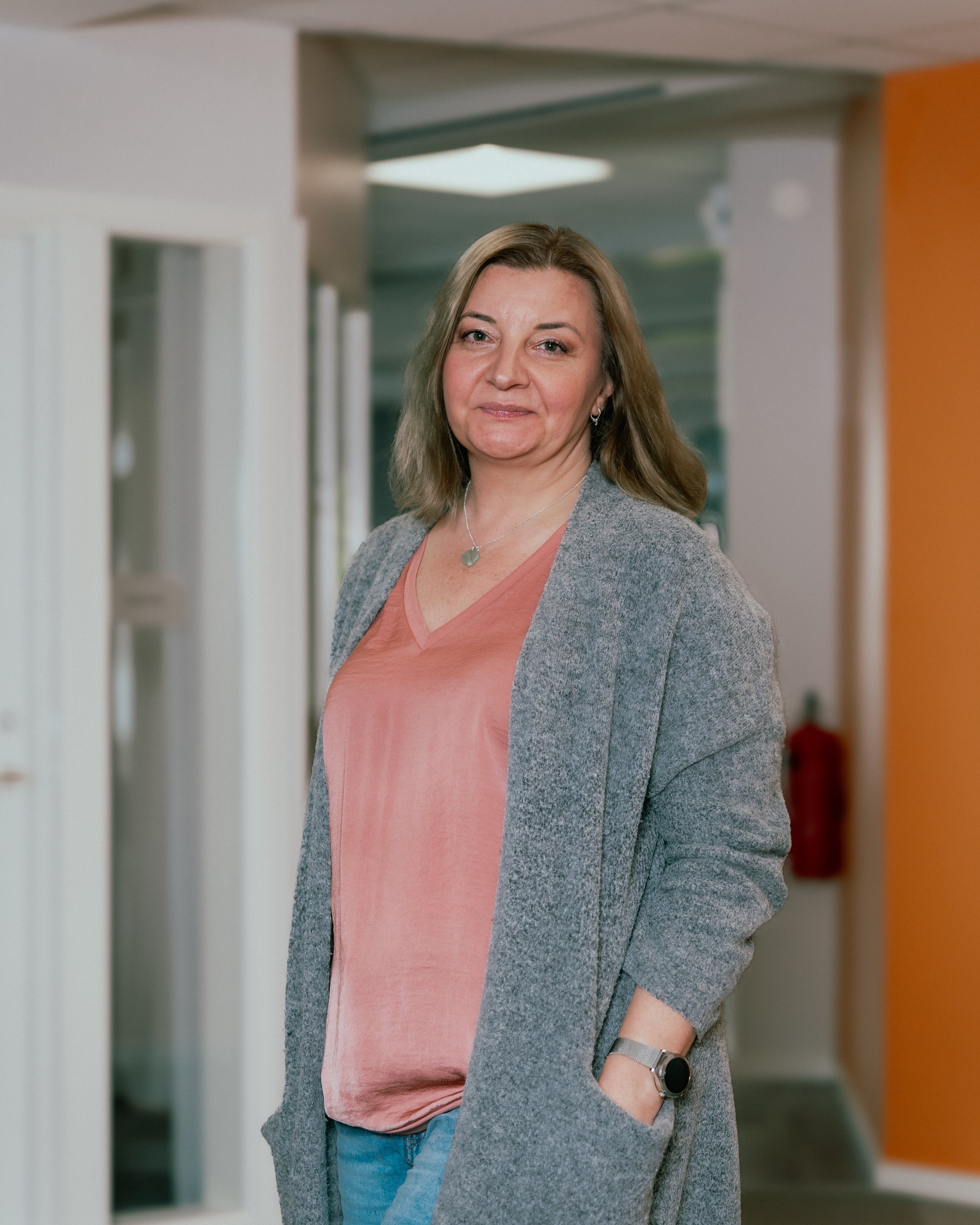 En bild på en medarbetare