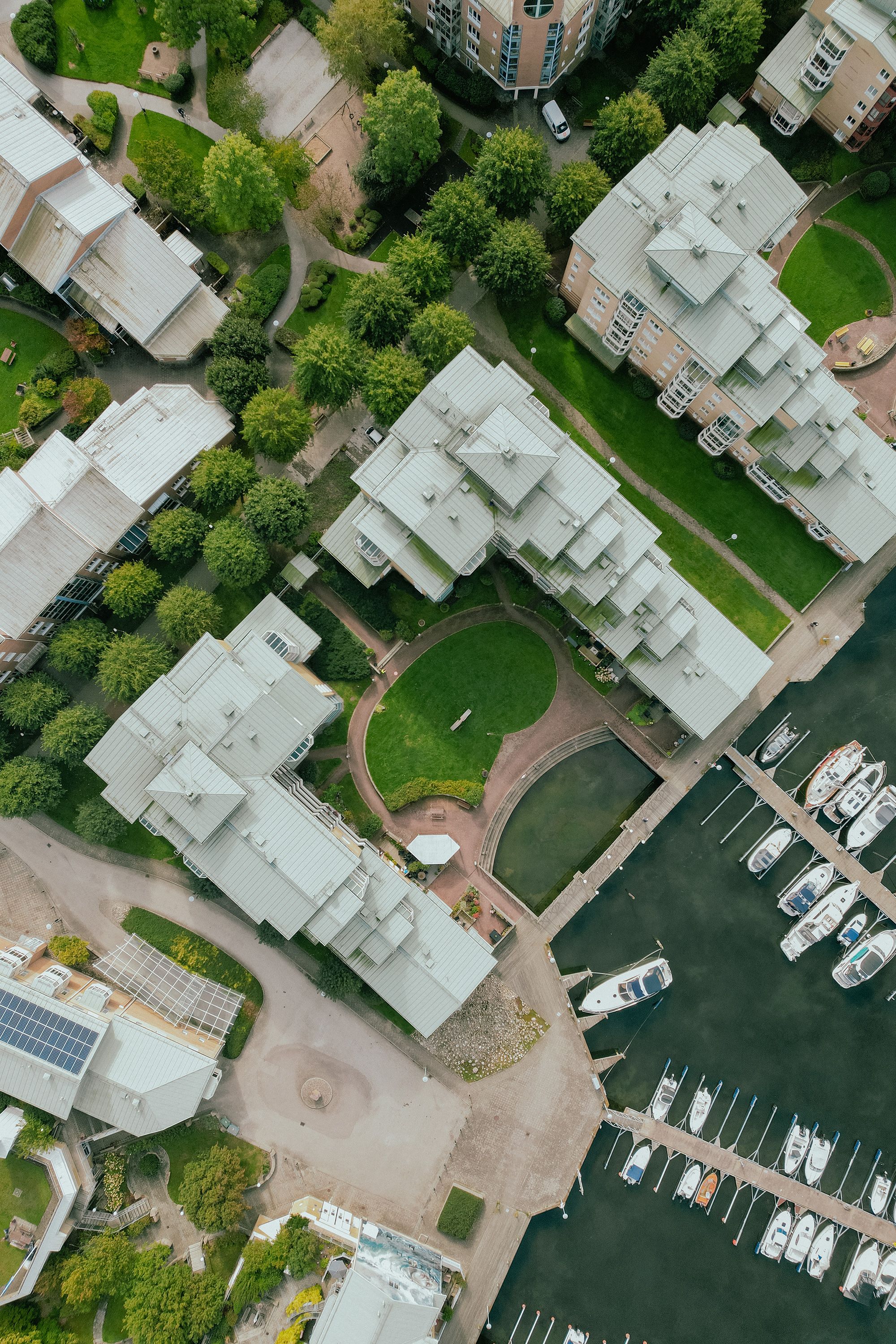 Flygbild över kvarteret Briggen på Stenunge strand