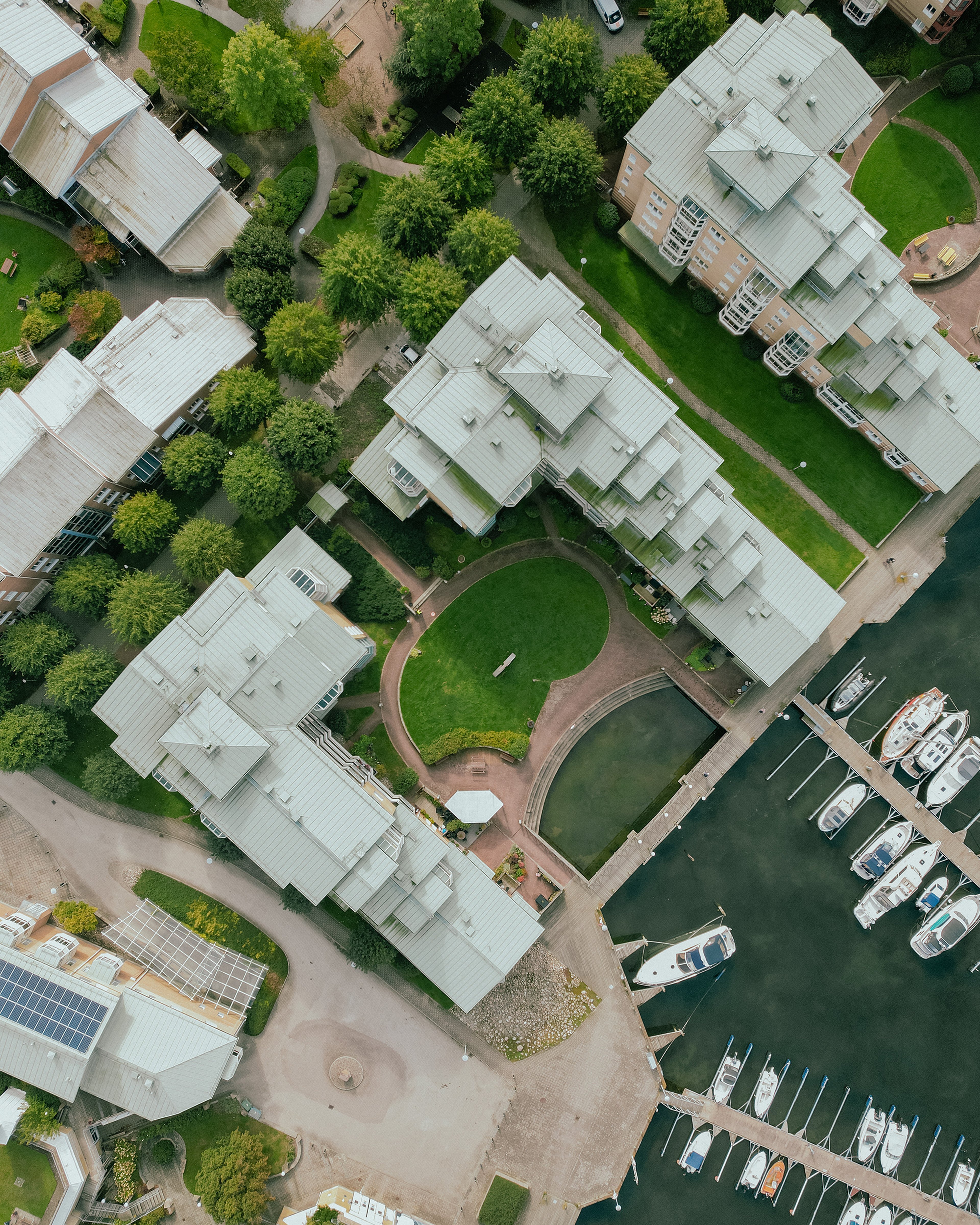 Flygbild över kvarteret Briggen på Stenunge strand