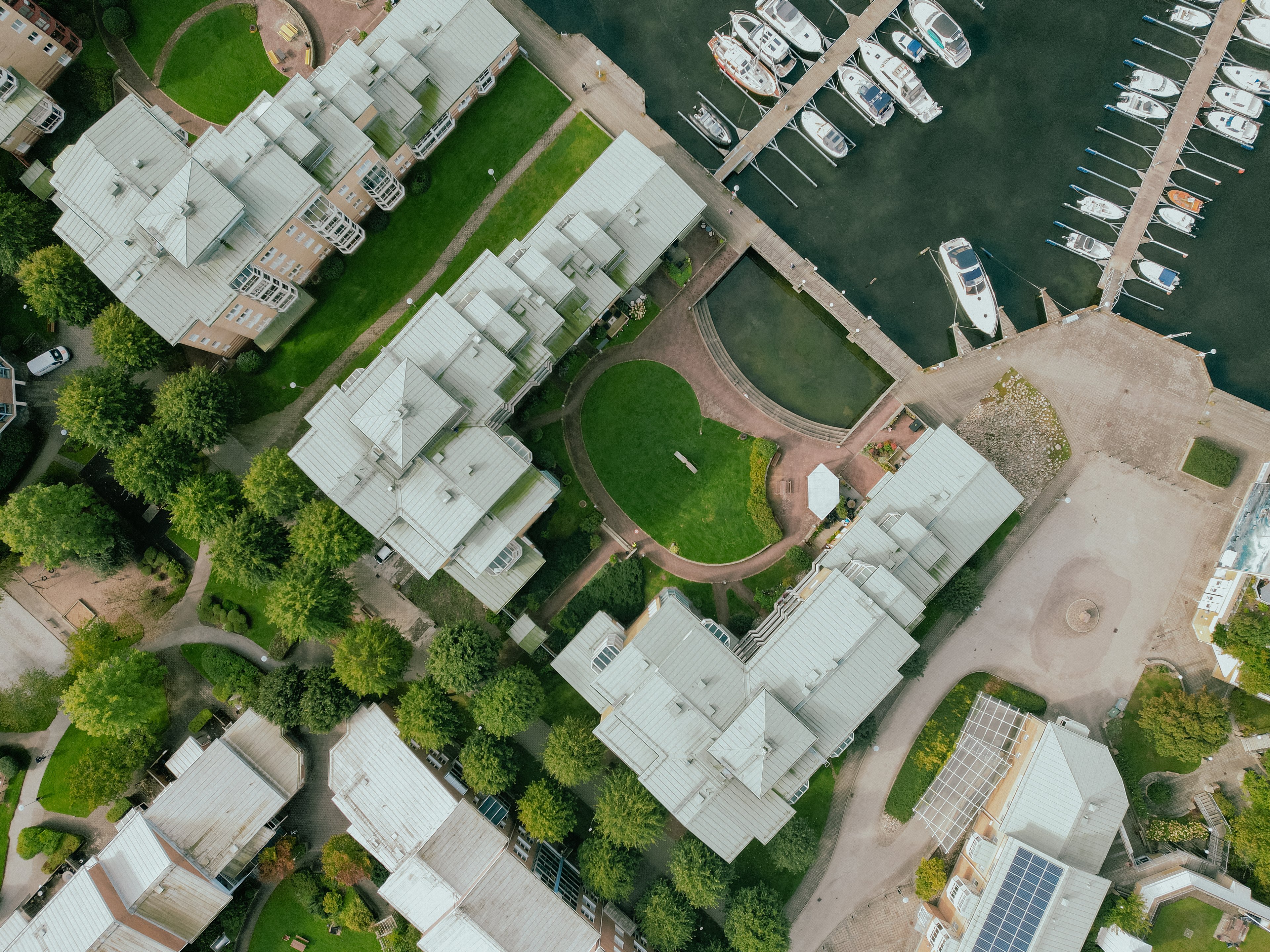 Flygfoto över kvarteret Briggen i Stenungsund