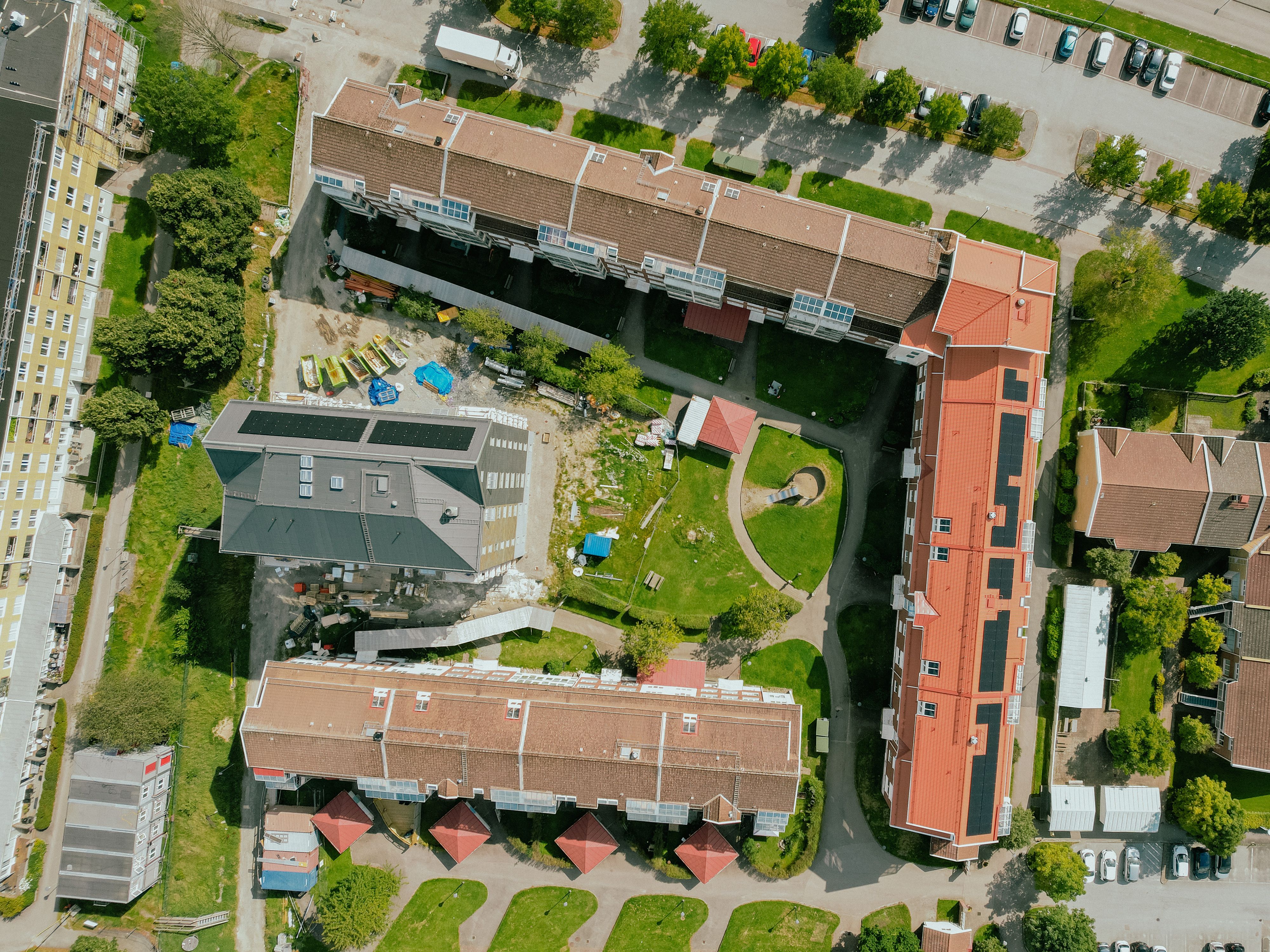 En flygbild över delar av området Hasselbacken i Stenungsund