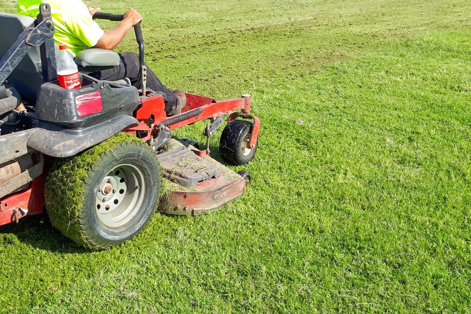 7 Signs You Need Professional Lawn Mowing Services (And Why DIY Isn't Working)