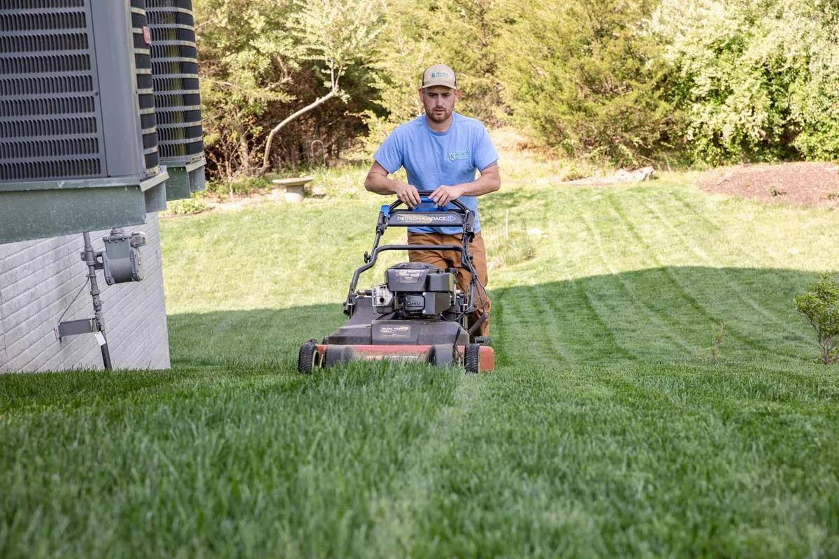 Proper Lawn Mowing Best Practices for a Beautiful Lawn