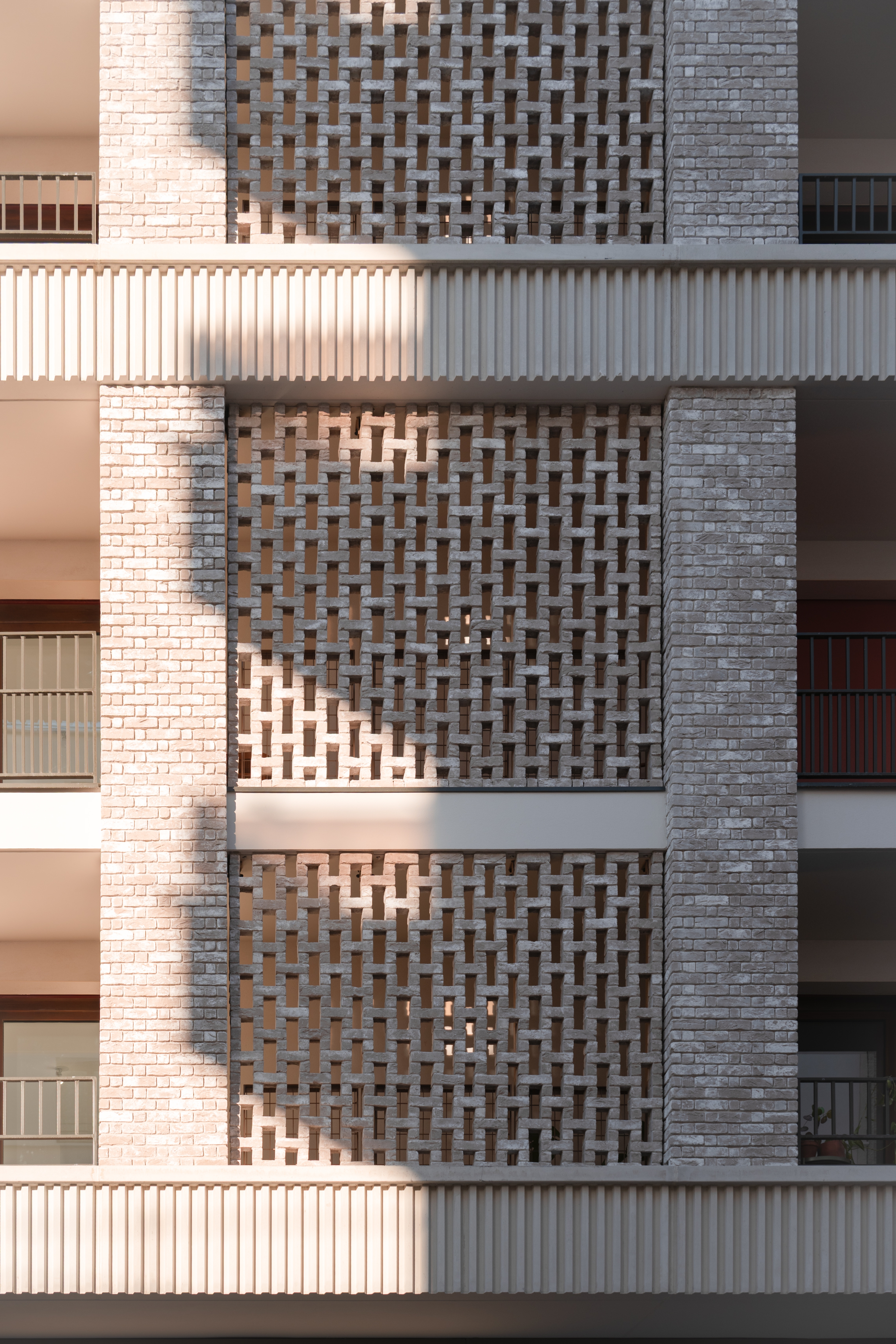 126 LOGEMENTS COLLECTIFS ET COMMERCES