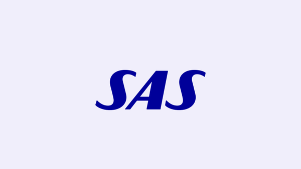 SAS-logoen på lyseblå bakgrunn