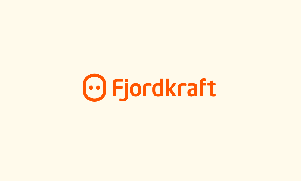 Fjordkraft-logoen på lysegul bakgrunn