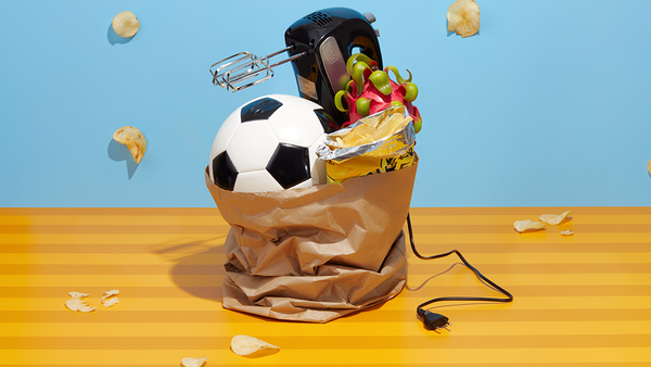 Handlepose med greier fra Gigaboks