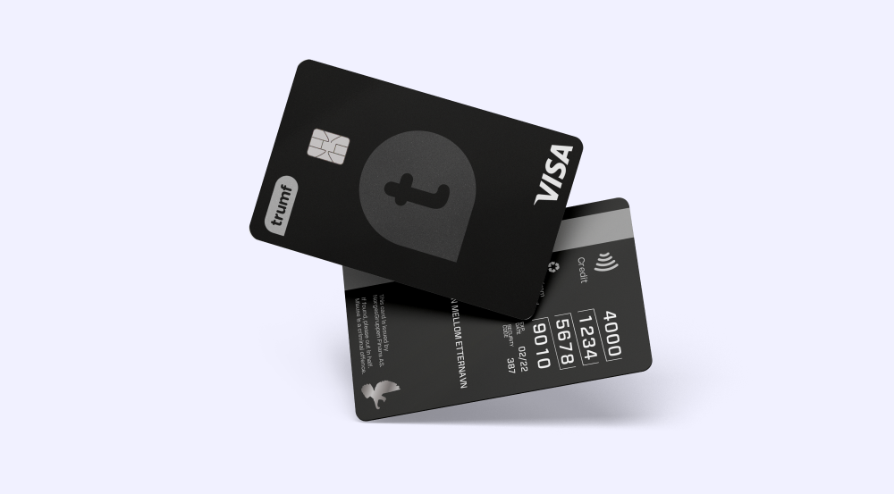 To Trumf Kredittkort stablet oppå hverandre