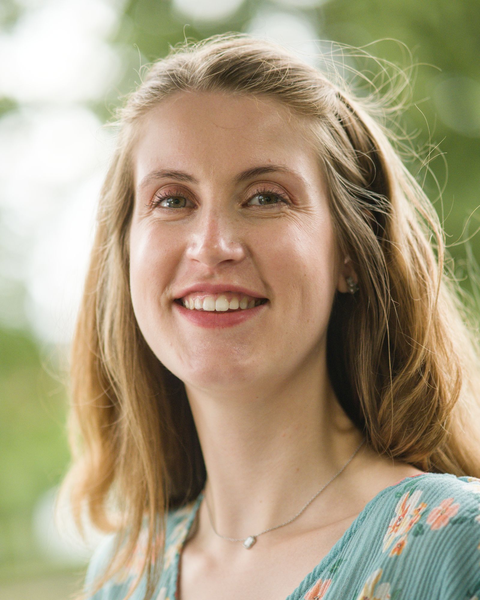 Dr. Agnès Denève