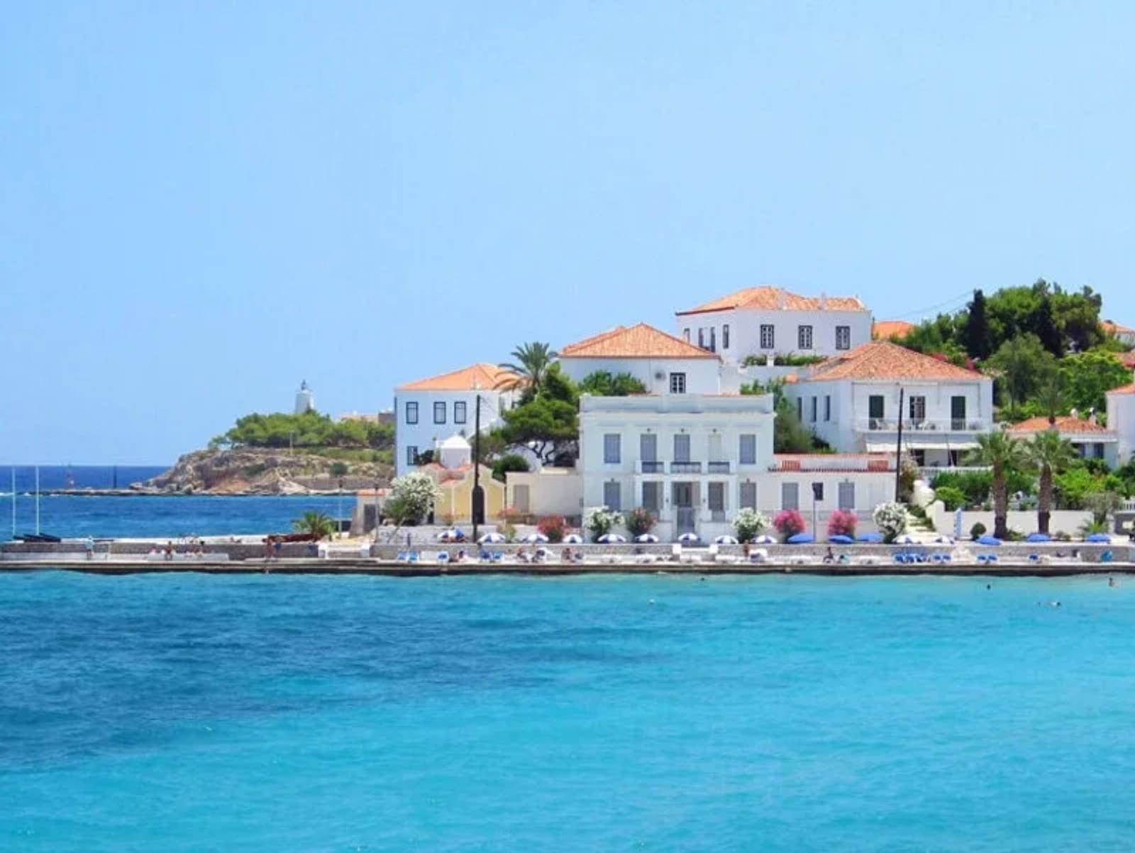 Spetses — helicopter arrival from the air