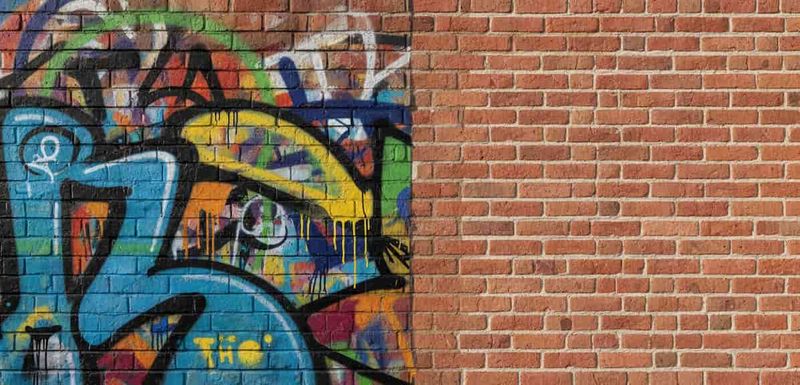 Rimozione facile graffiti da muro in mattoni trattato con nanotecnologia Ector RG-10