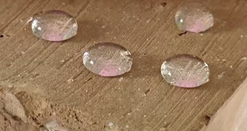 macro cotto poroso trattato, gocce effetto loto non vengono assorbite