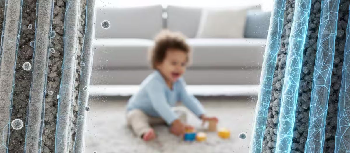 Trattamento idrorepellente e disinfettante R21 su tessuto divano non sfoderabile.