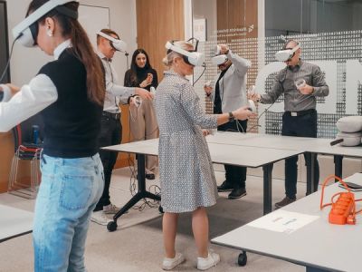 Participants in VR