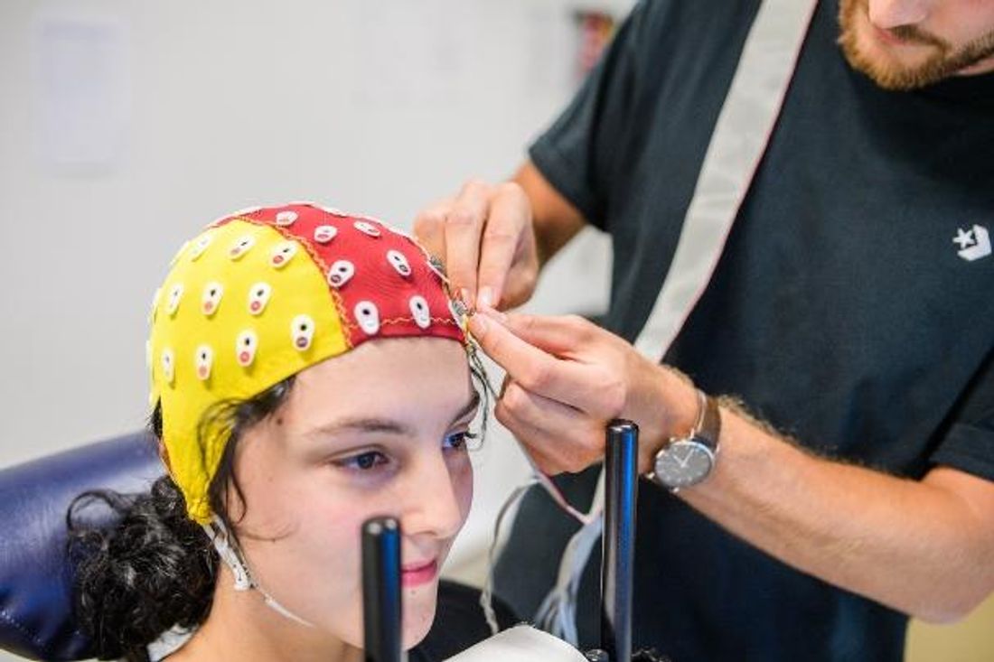 Good Vibrations: Measuring brain activity with EEG