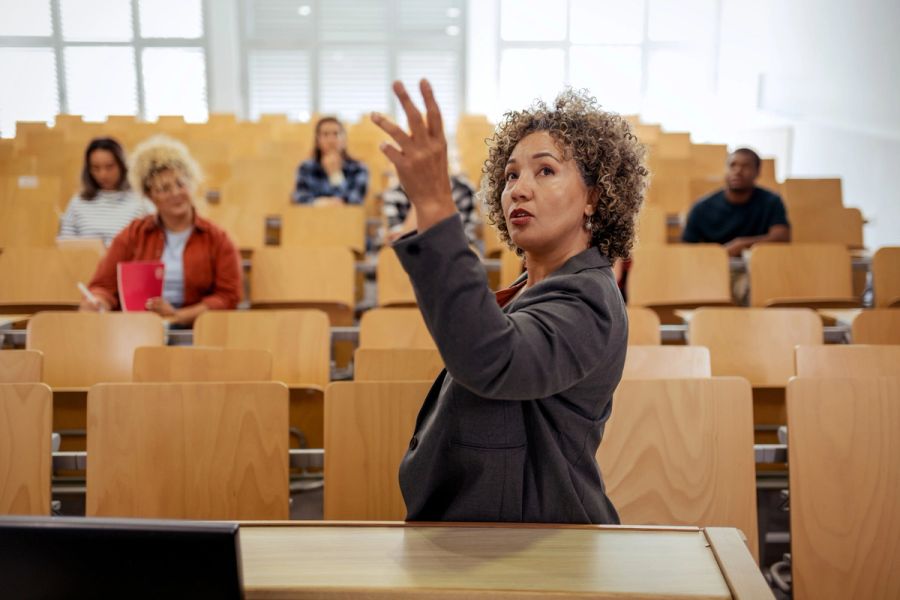 EB-1B Adjustment of Status Case Study: Professor Couple Approved