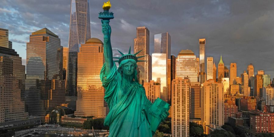 USCIS Resumes Processing Pending Asylum Petitions, Reports Say