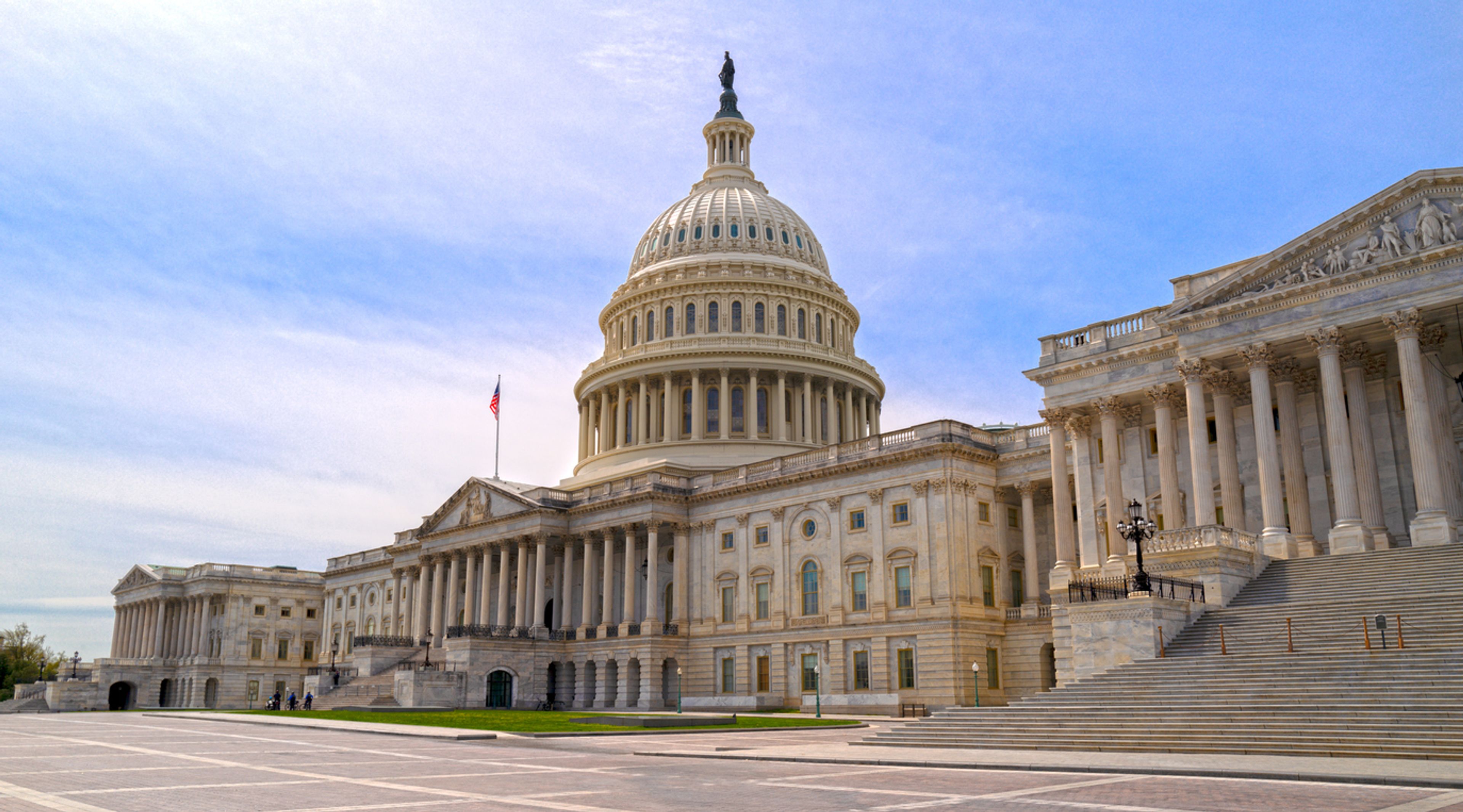 Manifest Law vs. Klasko Immigration Law Partners: EB-1A Comparison