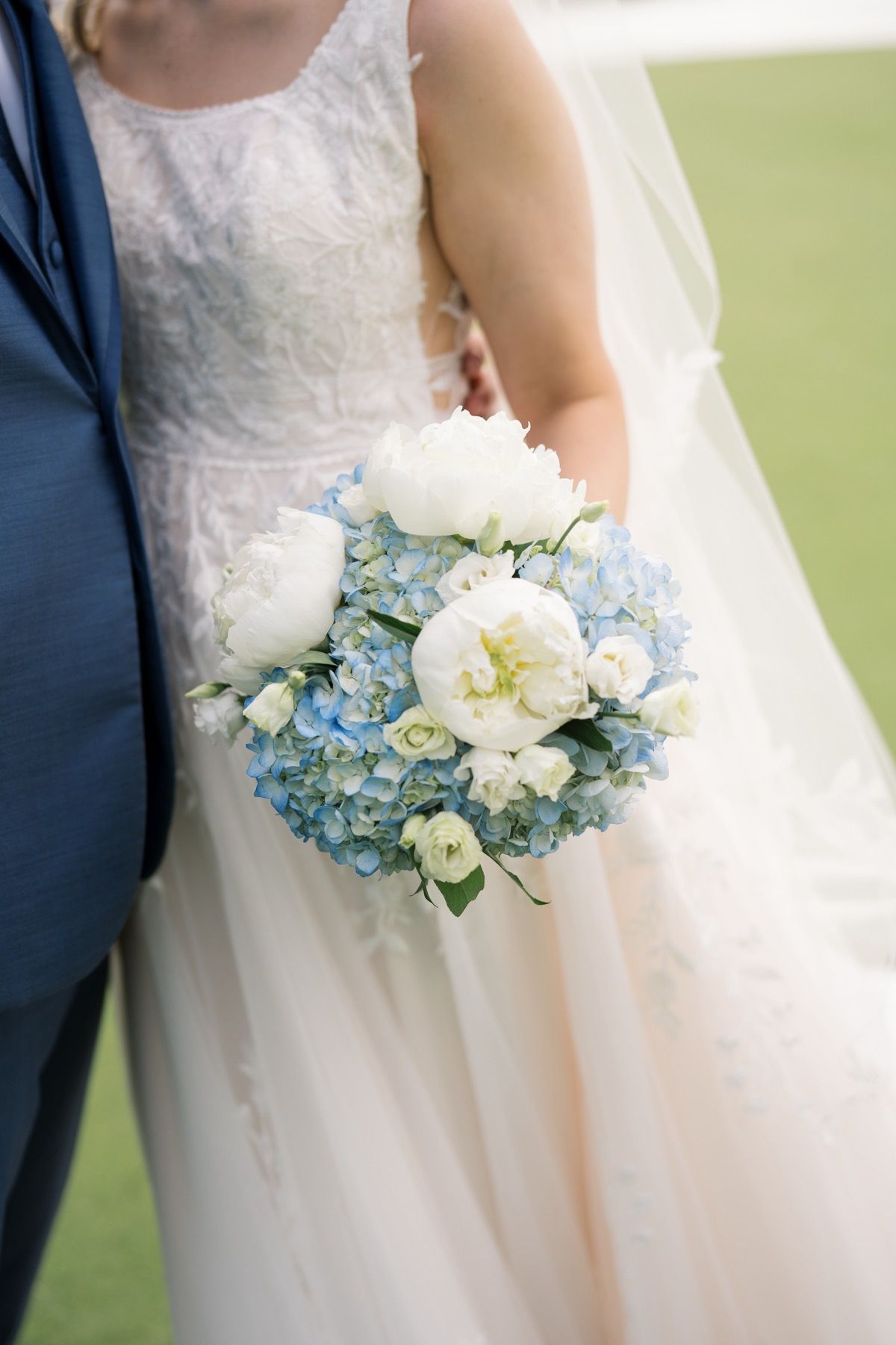 hydrangea and peony bouquet midwest bride