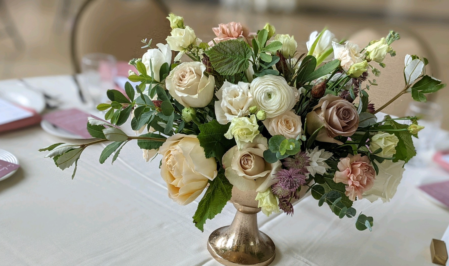 neutral centerpiece at St. Charles Walter Commons