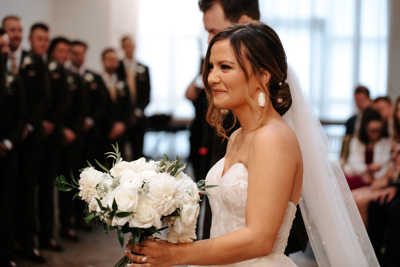 white bridal bouquet