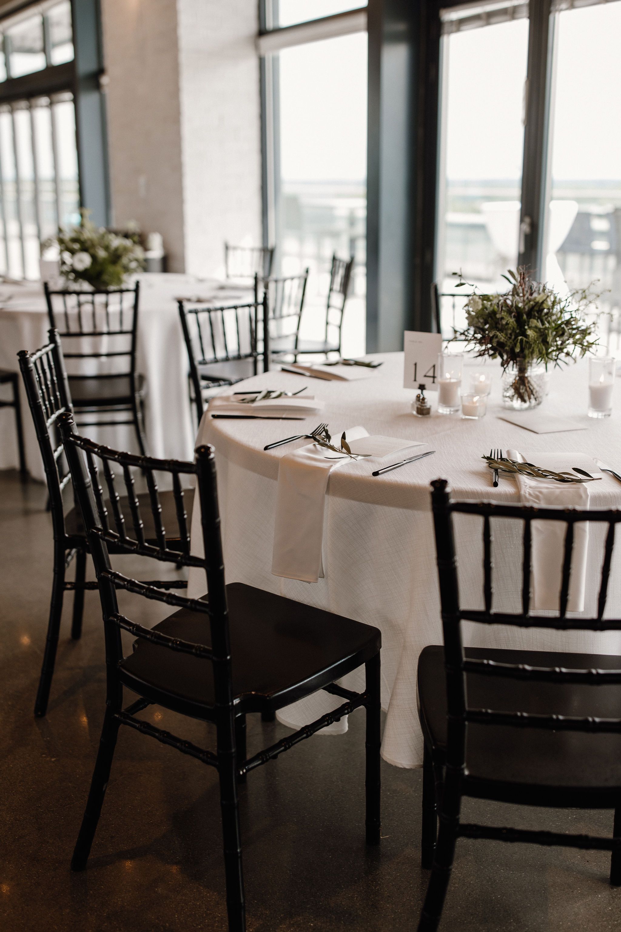 green understated centerpieces