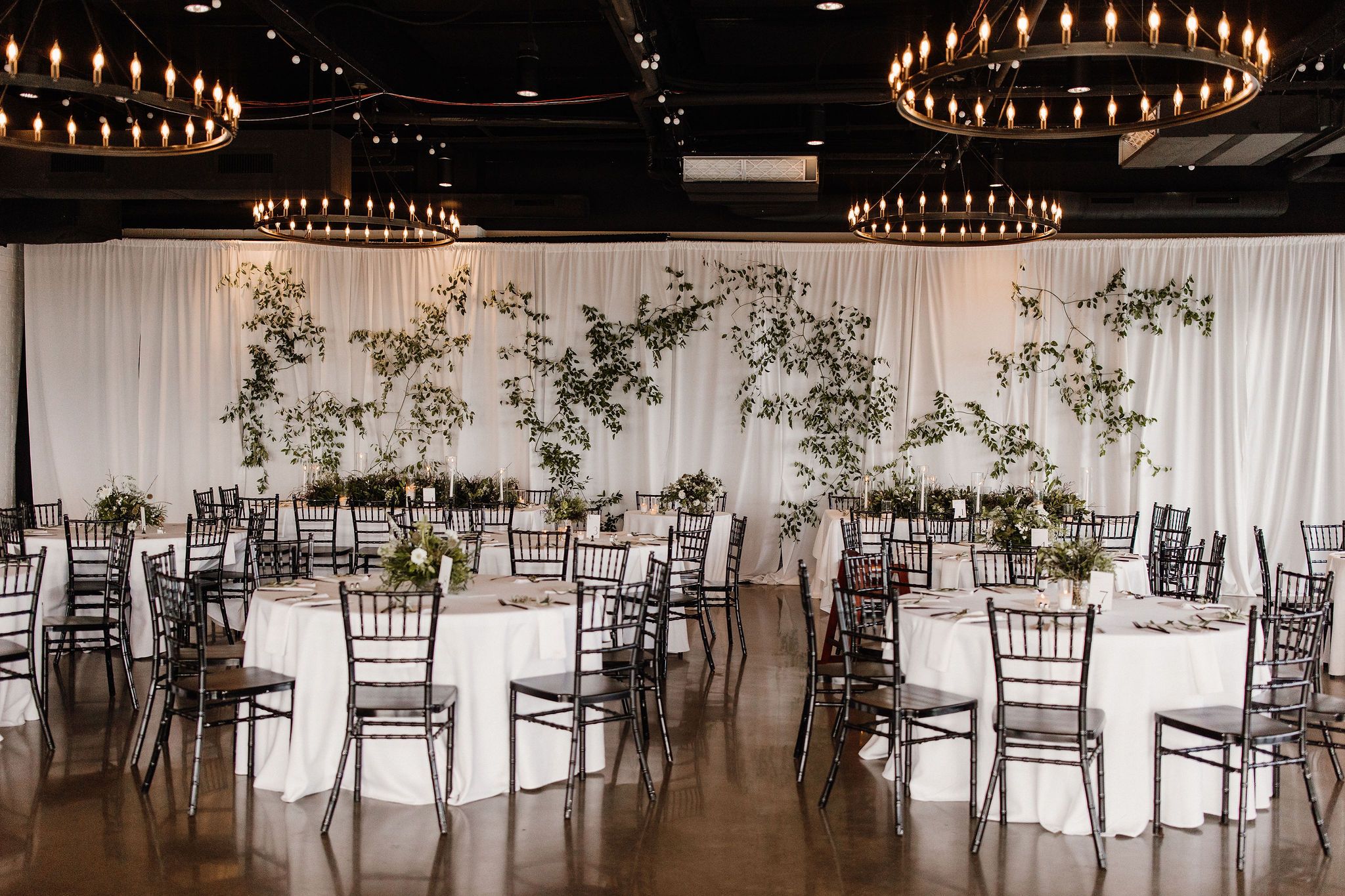 vines on wall wedding